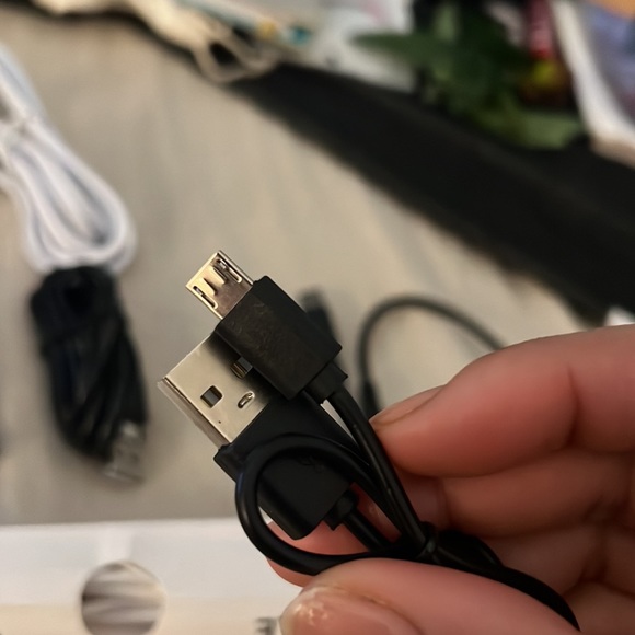 USB micro and USB C cords (sold individually) - Picture 2 of 4
